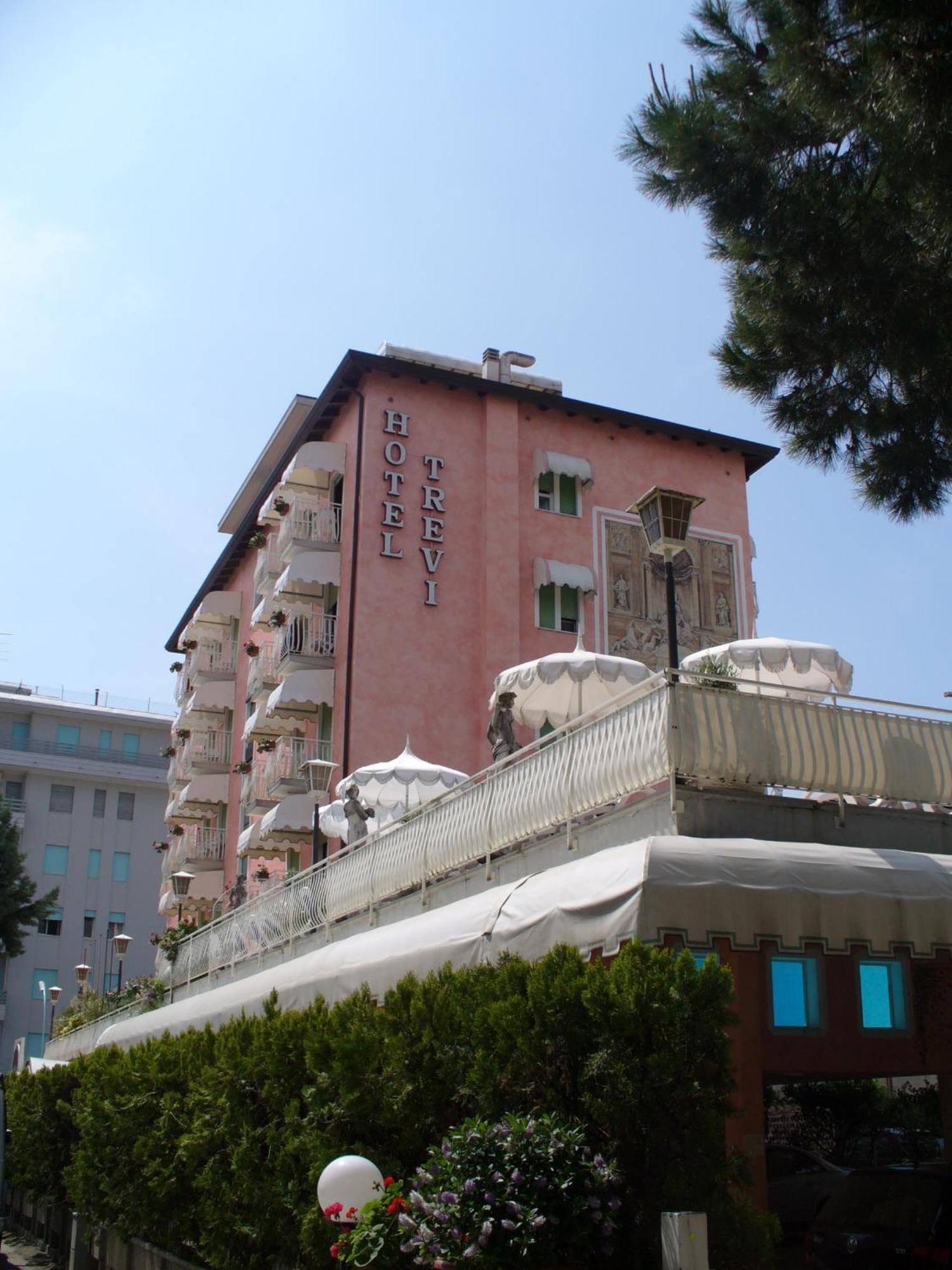 Hotel Trevi Lido di Jesolo Exterior photo